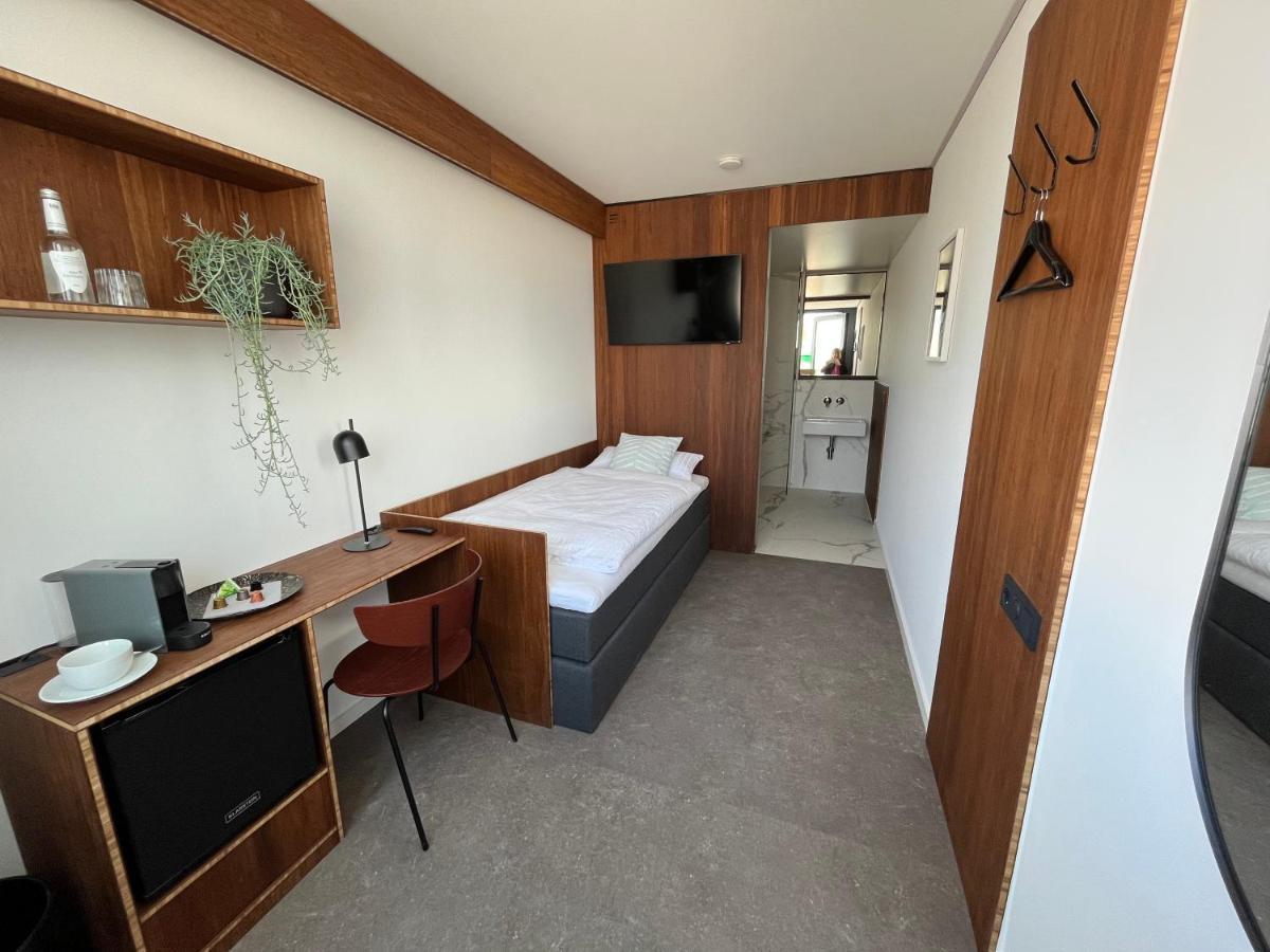Tin Inn - Hueckelhoven - Das Hotel Aus Hochwertig Ausgebauten Ueberseecontainern Экстерьер фото