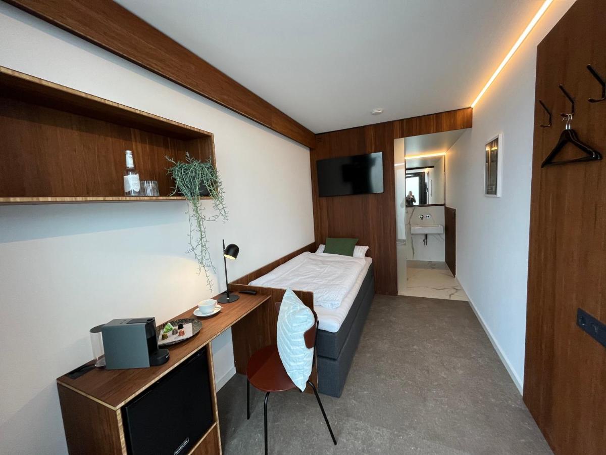 Tin Inn - Hueckelhoven - Das Hotel Aus Hochwertig Ausgebauten Ueberseecontainern Экстерьер фото